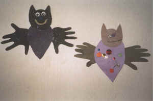 halloween handprint bats