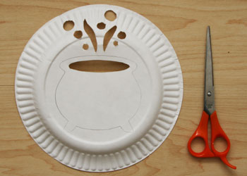 Colour changing cauldron paper plate craft