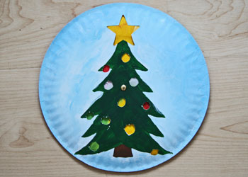 Colour changing Christmas tree paper plate craft