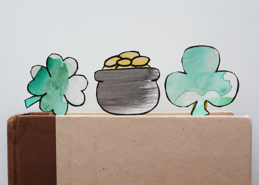 paper clip bookmark shamrock craft