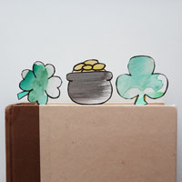 paper clip bookmark shamrocks craft