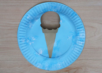 Colour changing ice cream paper plate craft